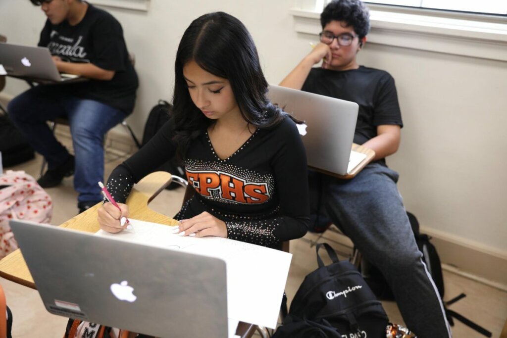 How do I write an essay that gets a high grade?