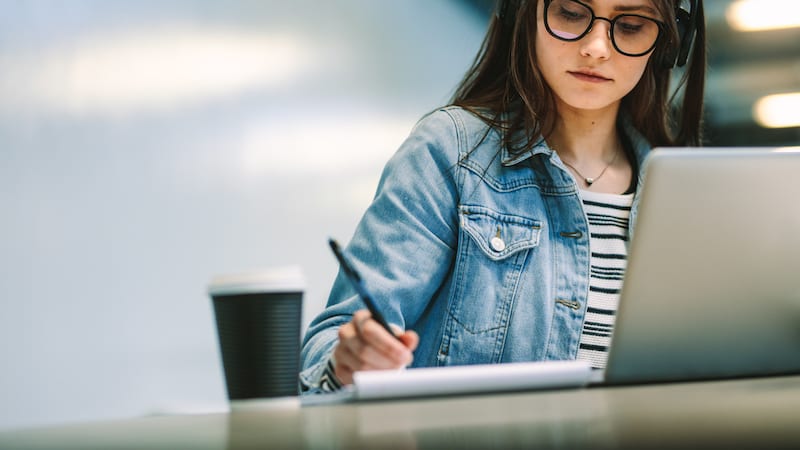 How to Write a Cause and Effect Essay with Clear Structure