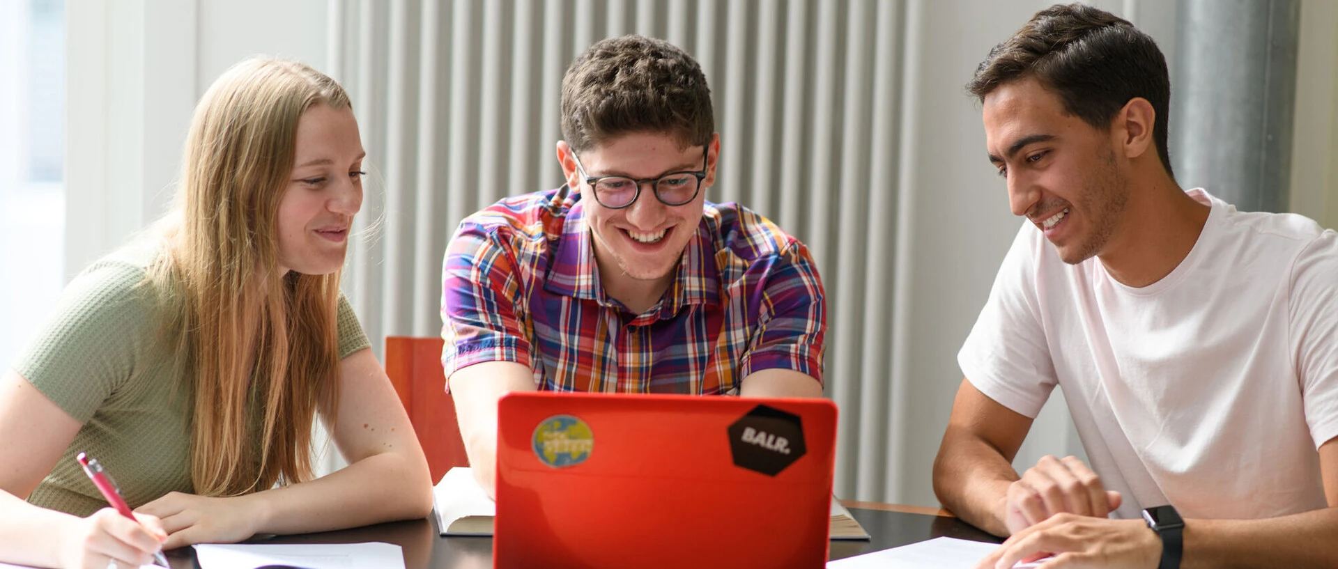 What are the key strategies for combining sources into one argument?