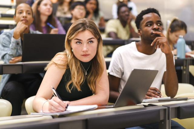 How to Create a Strong Title for a Scholarship Essay